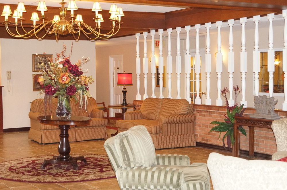 Отель Ramada By Wyndham Ligonier Экстерьер фото